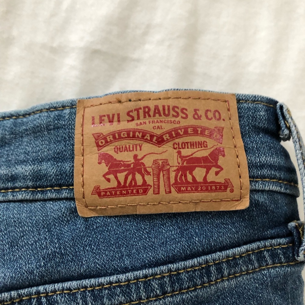Levi’s 711 Skinny Jeans - Picture 4 of 4